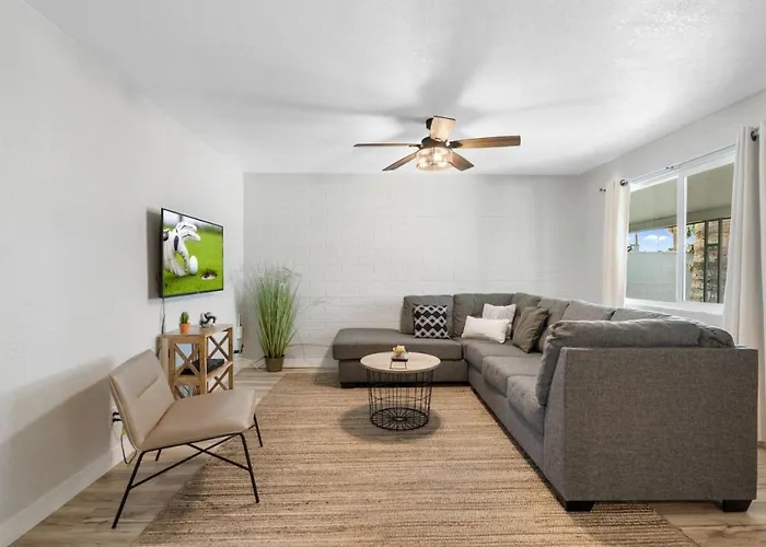 Apartment Chic Apts 1-4fashionsquareoldtown *