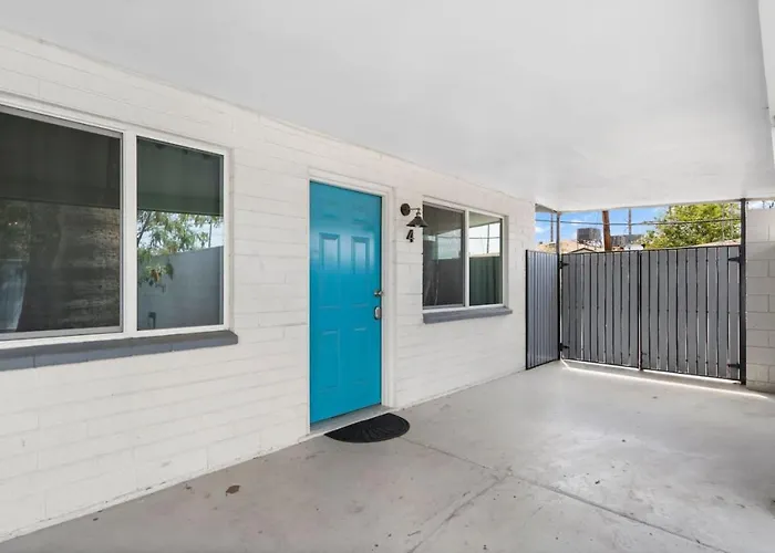 Chic Apts 1-4fashionsquareoldtown Apartment