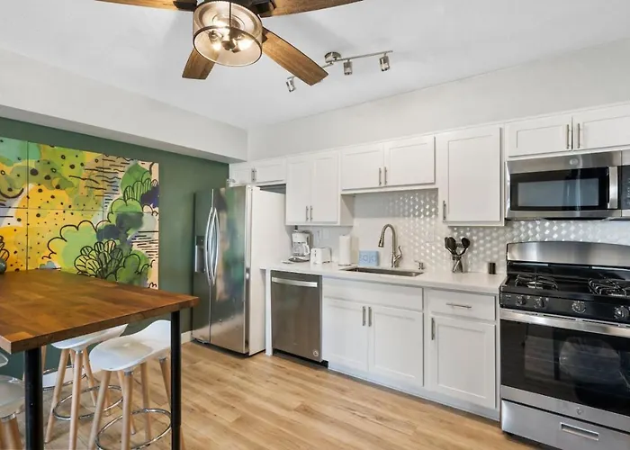 Chic Apts 1-4fashionsquareoldtown