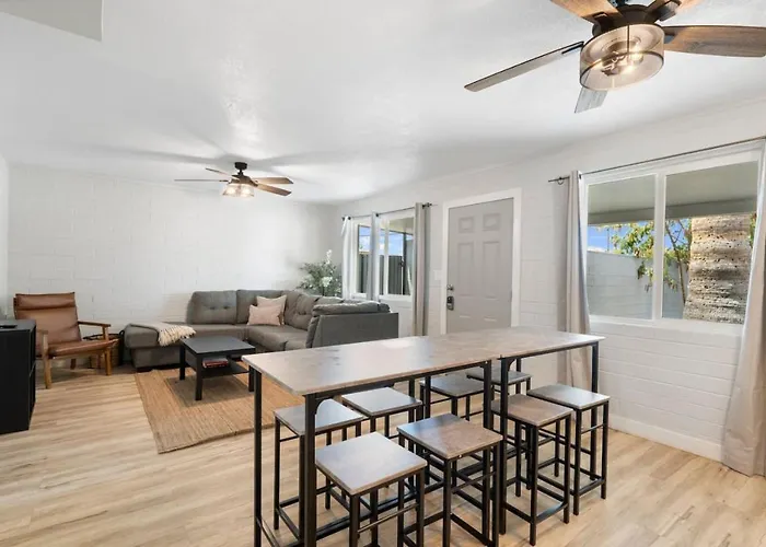 Chic Apts 1-4fashionsquareoldtown Apartment