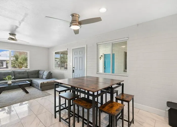 Chic Apts 1-4fashionsquareoldtown Apartment